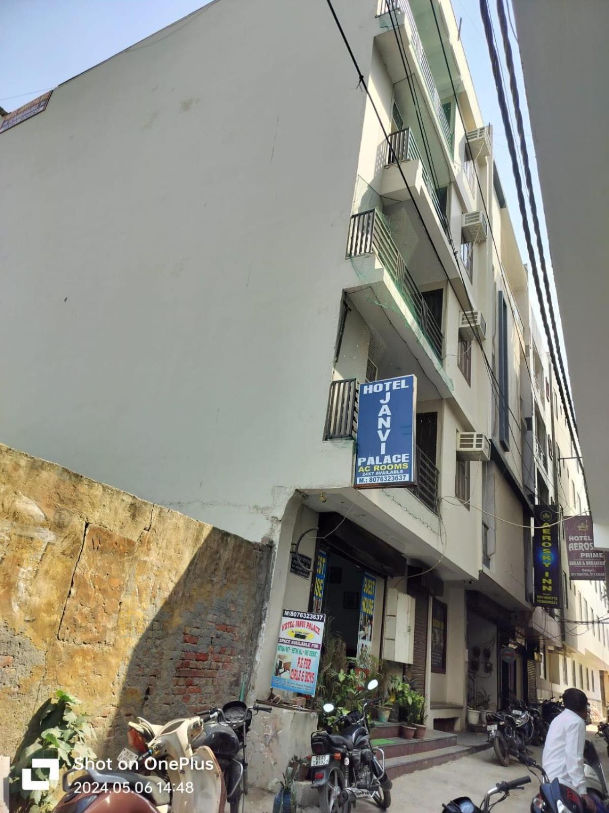 Hotel Janvi Palace Delhi  Exterior photo