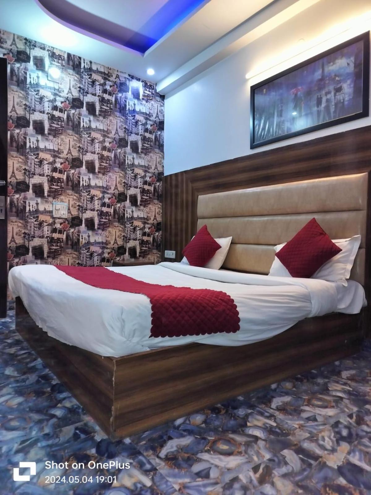 Hotel Janvi Palace Delhi  Exterior photo